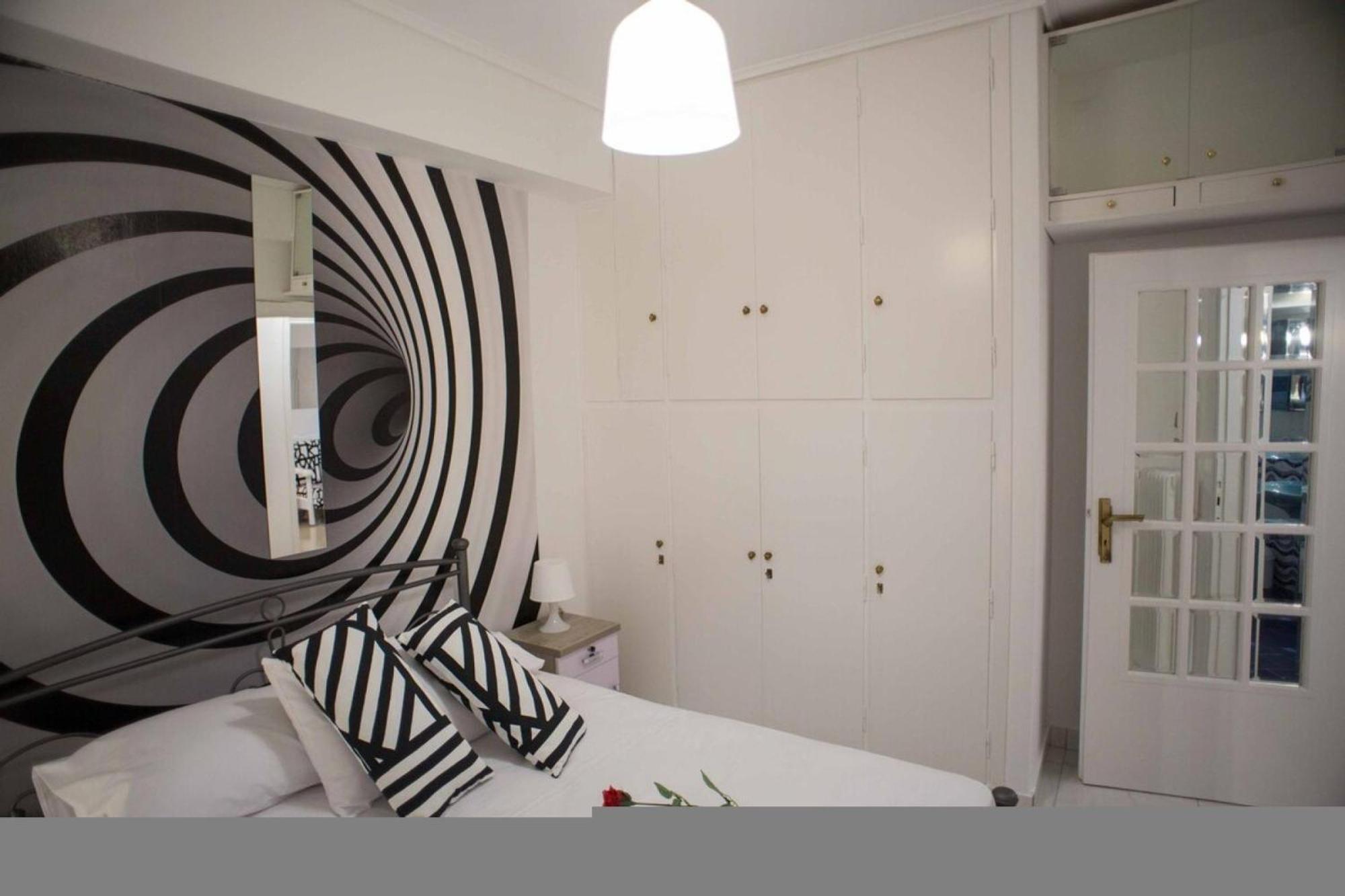 Cozy Apartment With Sea View Next To Marina Zeas Piräus Exterior foto